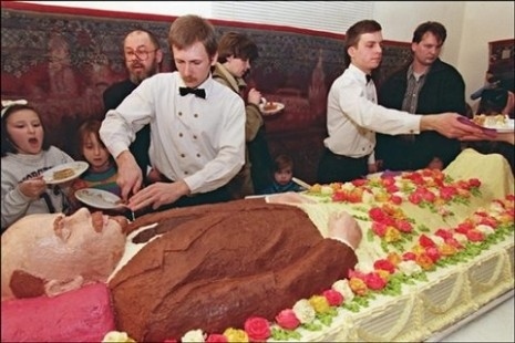dead-lenin-cake