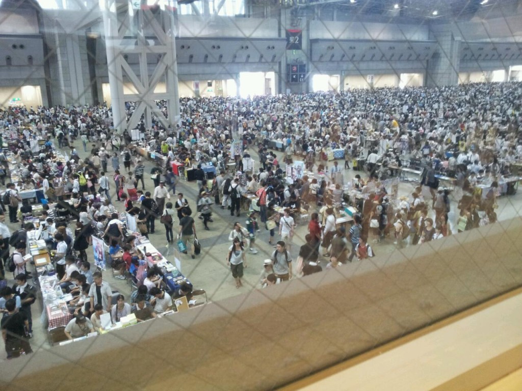 La gran galera de exposiciones en la Comiket de Tokio