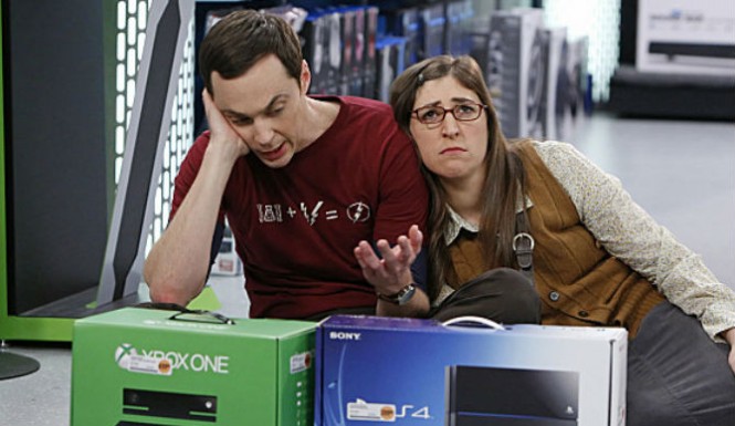 PS4-VS-Xbox-One-Sheldon-Cooper-Of-Big-Bang-Theory-Ends-The-Debate-By-Choosing-The-Xbone...-Sort-Of-665x385.jpg